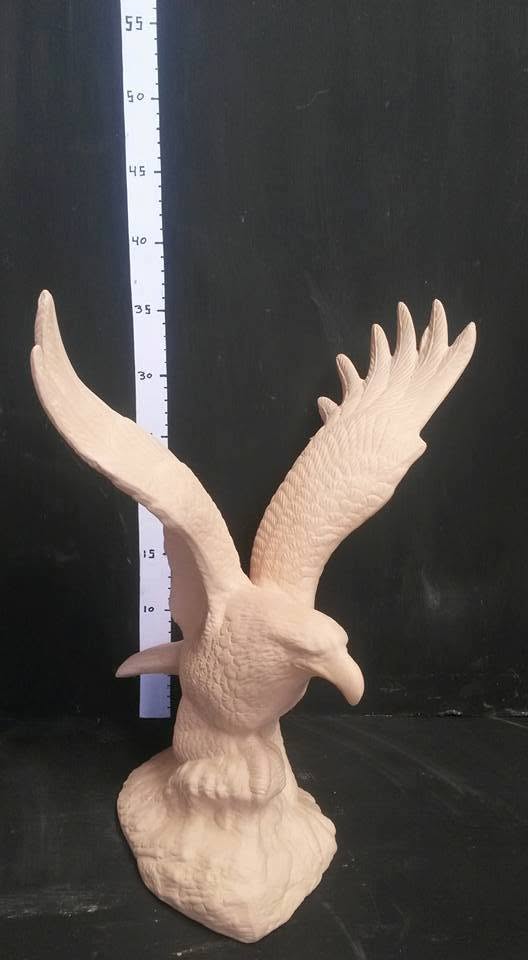 Águila aletona, catálogo de Cerámicas Gabriel