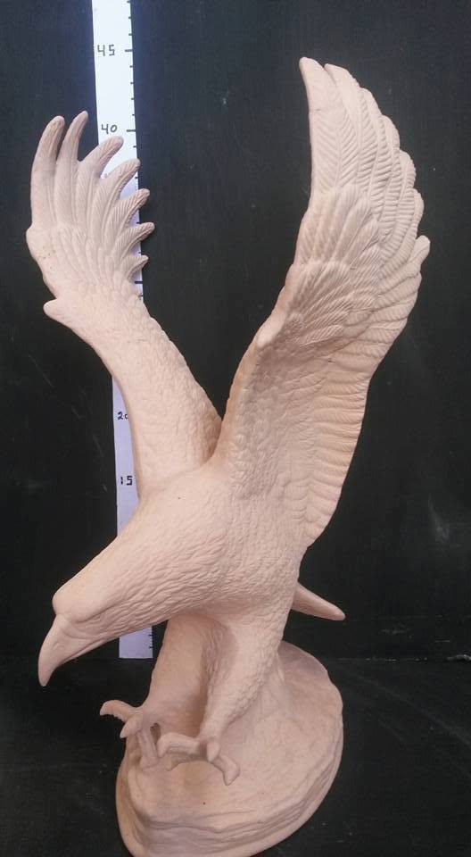 Águila con garras, catálogo de Cerámicas Gabriel